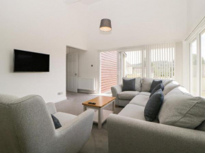Harcombe House Bungalow 5